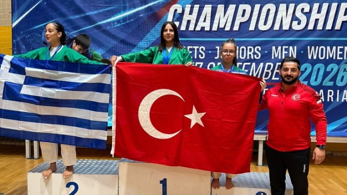 RİZE’NİN MİLLİ ALTIN KIZLARI BULGARİSTAN’DAN 2 ALTIN, 1 BRONZ’LA DÖNDÜ